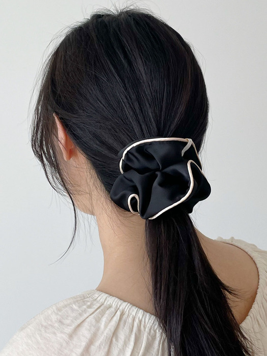 oar Jenne Satin Scrunchie [Pink & Sky & White & Black]