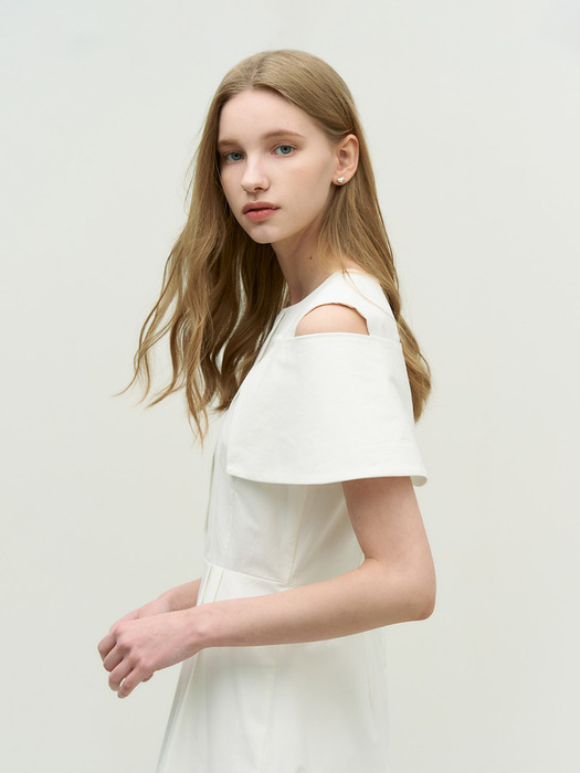 Cape layered long dress - white