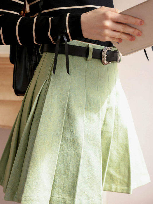 Cest_Green short a line pleated skirt