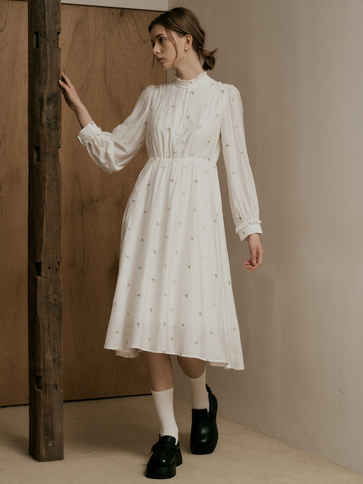 WD_Pure white floral dress