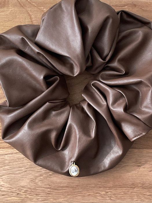 oar Vintage Leather drop Cameo Wide Scrunchie [Brown]