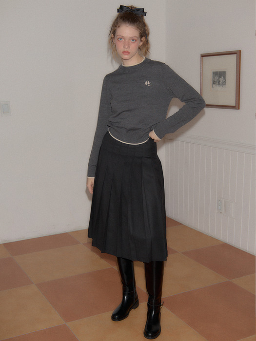 Side Slit Pleated Midi Skirt_ Black