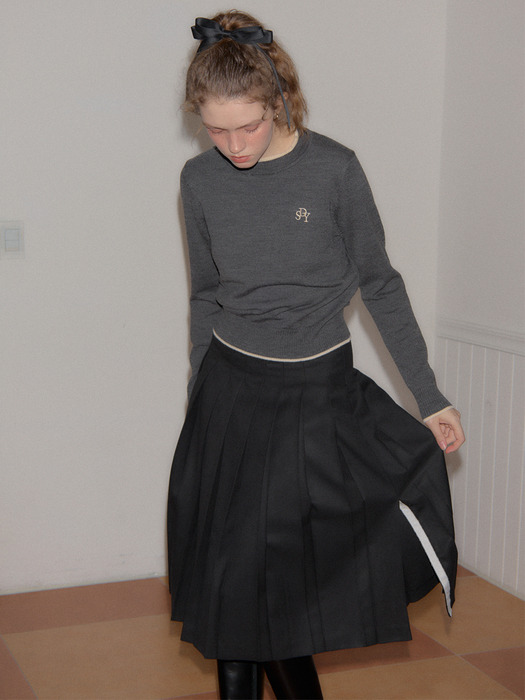 Side Slit Pleated Midi Skirt_ Black