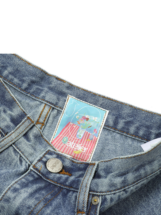 WASHED BLUE RELAXED JEANS