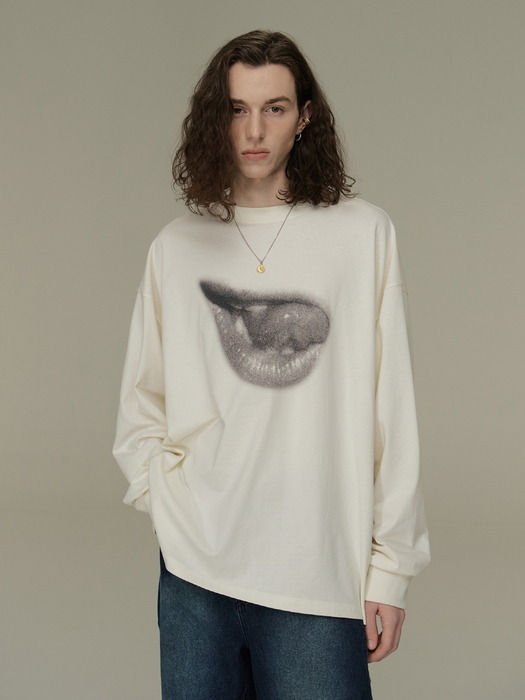 [3nd Restock] Sensual Graphic Long Sleeve T-Shirt (Ivory)