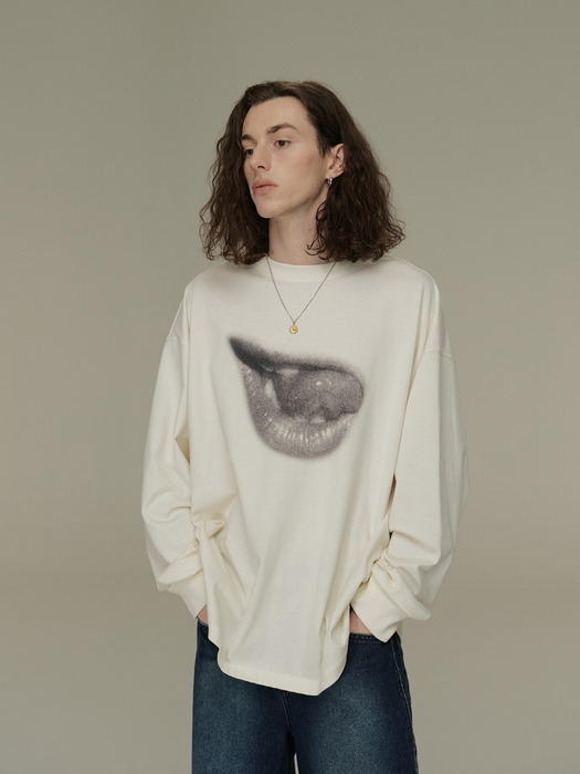 [3nd Restock] Sensual Graphic Long Sleeve T-Shirt (Ivory)