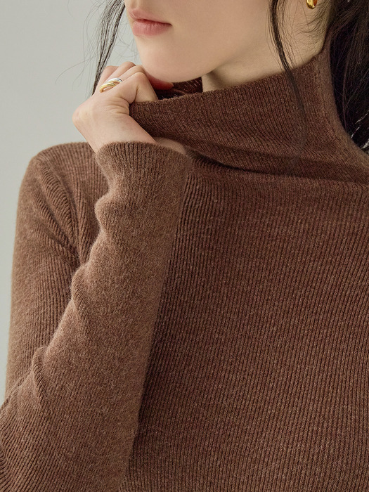 HIGH TURTLENECK KNIT (BROWN)