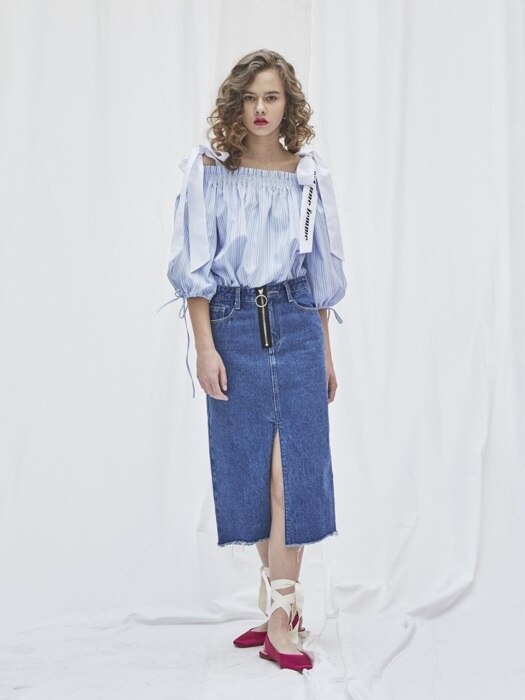 FRONT SLIT DENIM SKIRT