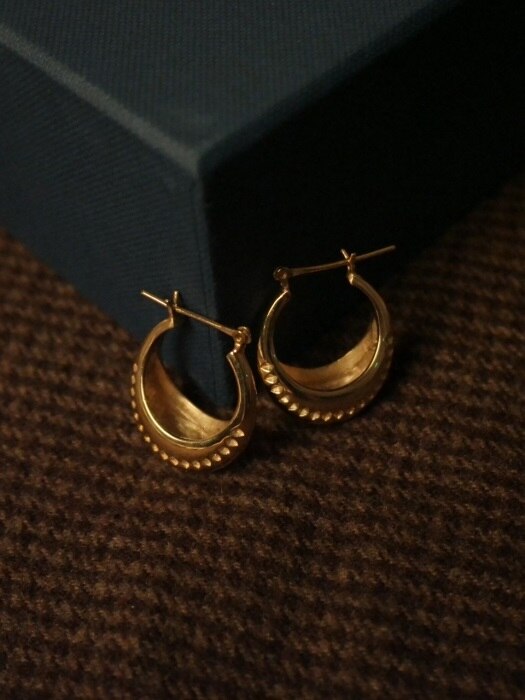 Dot Hoop Earrings (Gold)