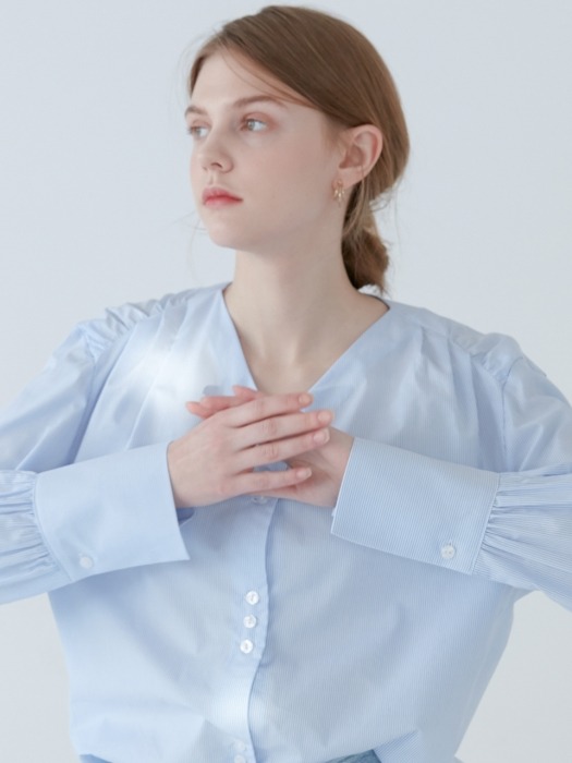 comos152 v-neck stripe shirring blouse (blue)