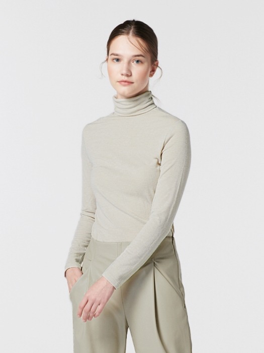 19FW SOFT TURTLE NECK T-LIGHT BEIGE