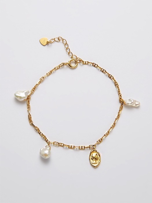 mini pearl elizabeth bracelet