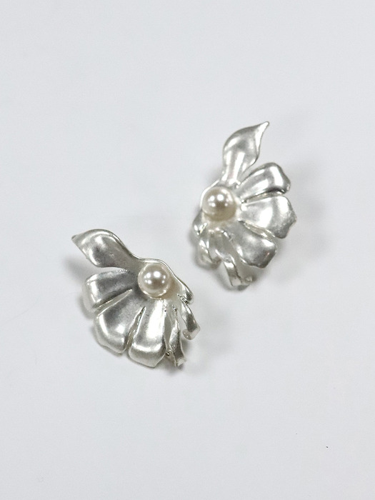 Wild flower earring (2color)