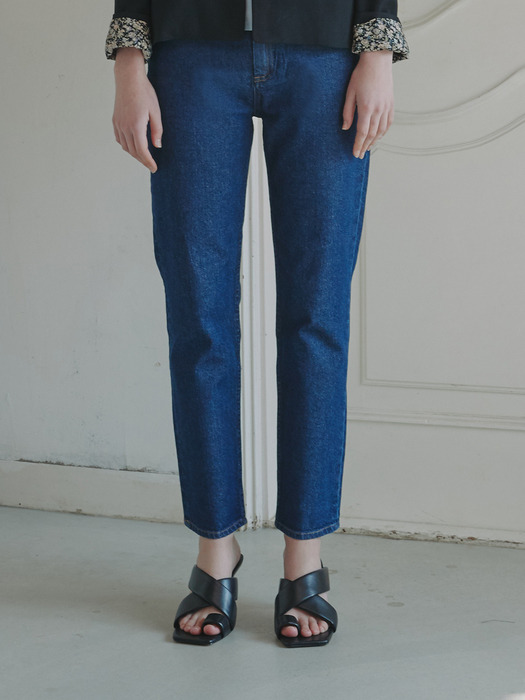 Classic Straight Fit Jeans