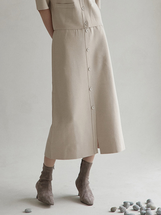 V. button point knit skirt (beige)