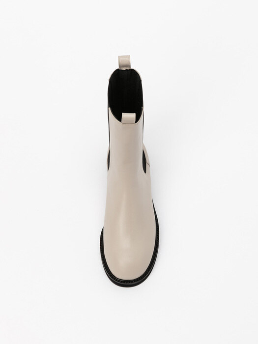 Signific High-rise Chelsea Boots in Ecru Ivory