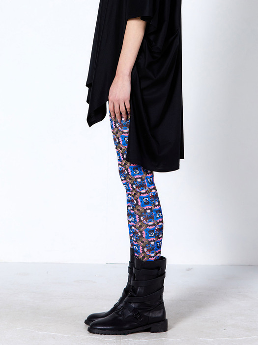 TILE-PRINT LEGGINGS