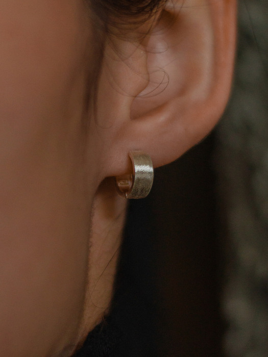 clatter earrings/small