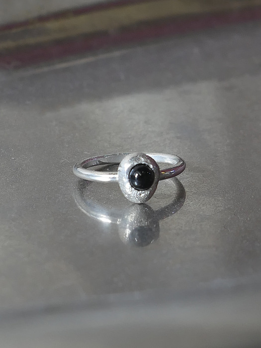 texture stone ring / onyx