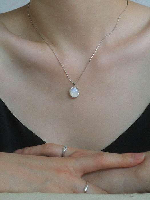 Moonstone Bean Necklace (925 silver)