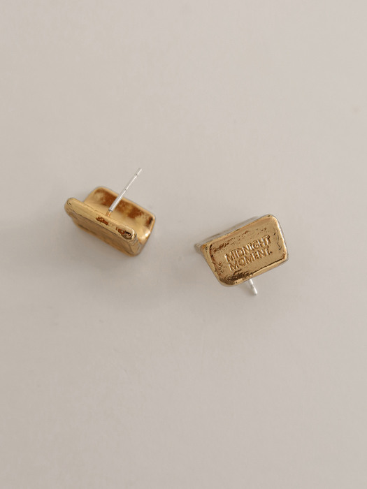 square earring - gold