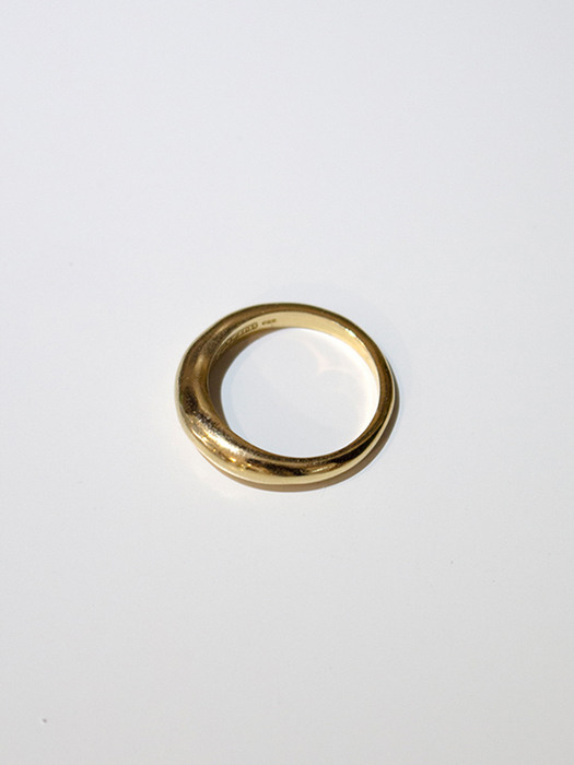 THE MOON R03 (GOLD)