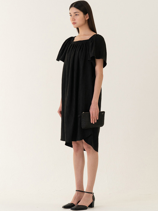 SS22 Wavy Smocked Dress Pearled-black