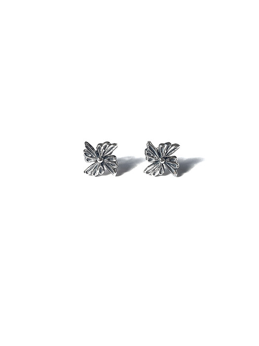 The Butterfly Dream (needle earring)