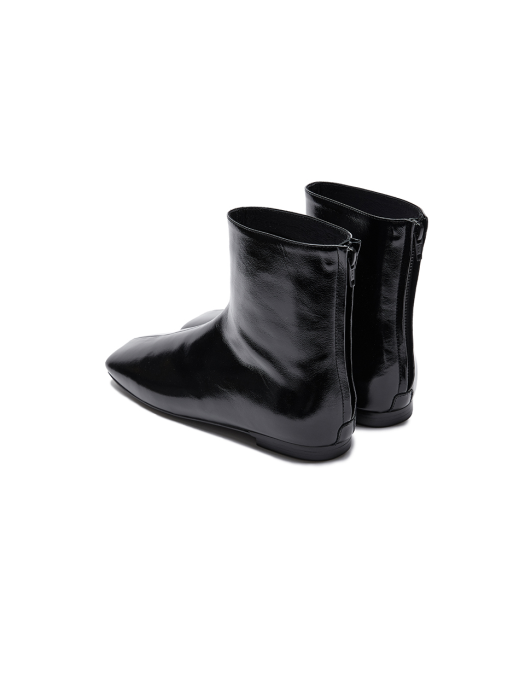 VOIR Square Toe Flat Boots - Z-Black