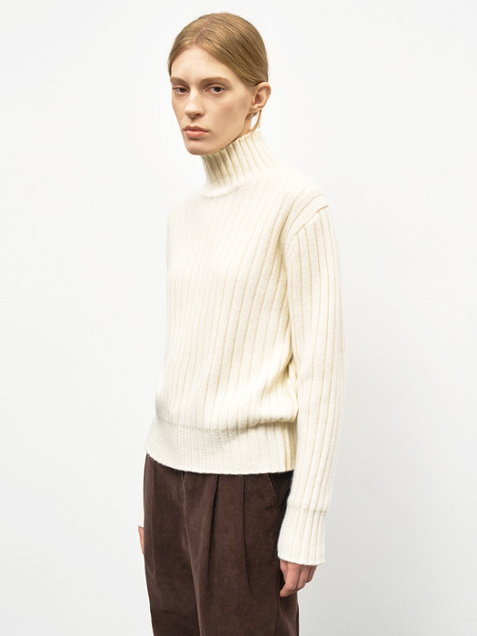 RIBBED CASHMERE TURTLE NECK SWEATER_IVORY