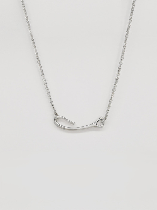 Tail hook necklace