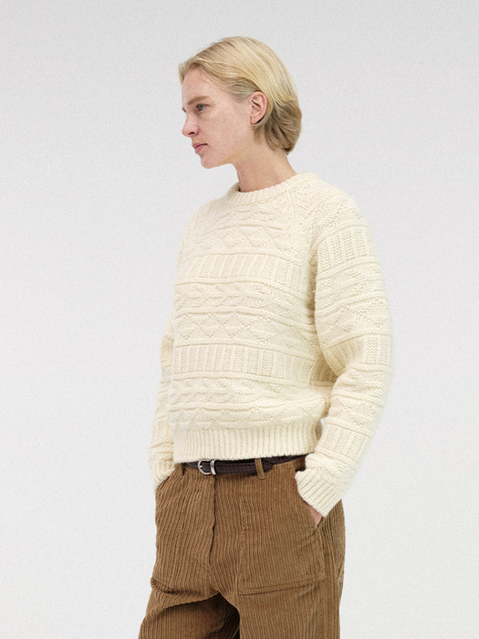 Vintage pattern round pullover (Ivory)