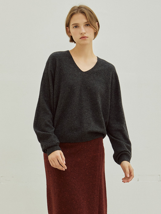 Essential Whole Garment V-Knit_Charcoal