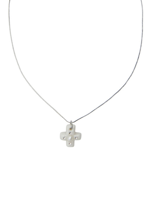 crossway pearl necklace-white