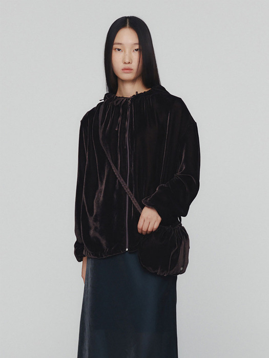 AMOMENTO VELVET SHIRRING HOODIE ダークブラウン 아모멘토]VELVET SHIRRING HOODIE(DARK BROWN)