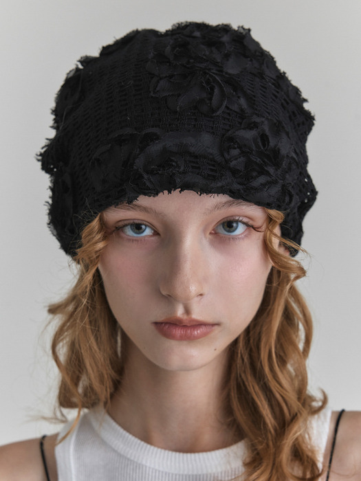 ROSA KNIT BEANIE IN BLACK