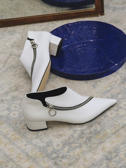 LWF18-9-2 Cross-Zipper Bootie_White