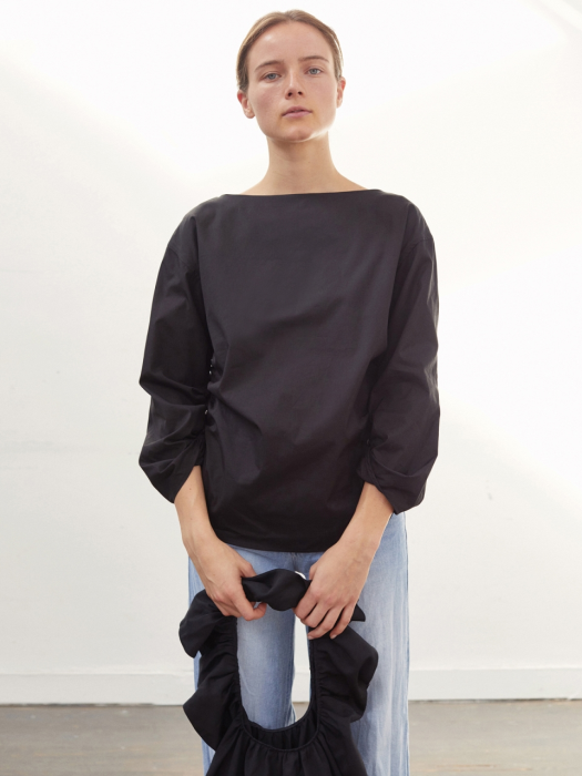 GATHERED BLOUSE (BLACK)