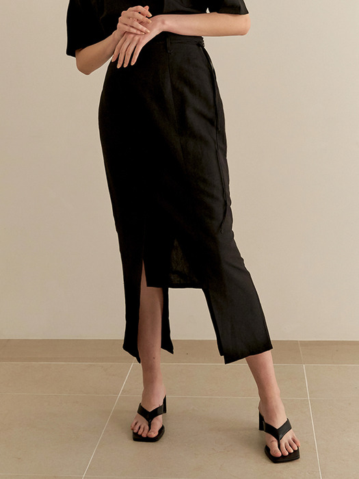 Belted square skirt - black