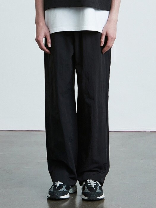 V012 wdie fit nylon bandding pants (charcoal)