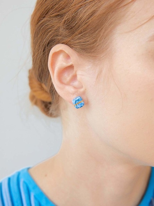 2020 Pantone color marbling square earring (classic blue)