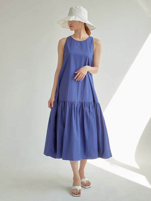 SHIRRING MAXI DRESS IN BLUE