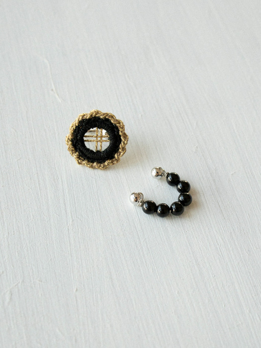 [2SET] Black -khaki check and Onyx earcuff