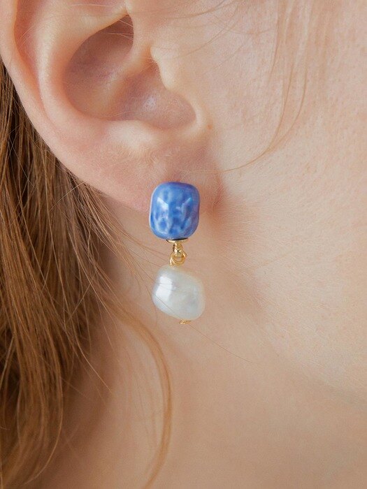 Ceramic Pearl `drop` earring(Blue)