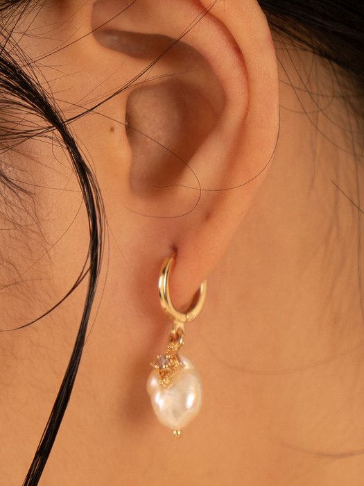 ARe20506_Falling Star Pearl Earrings