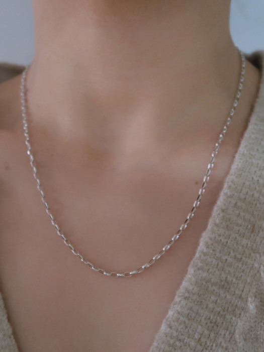 CHAIN III NECKLACE