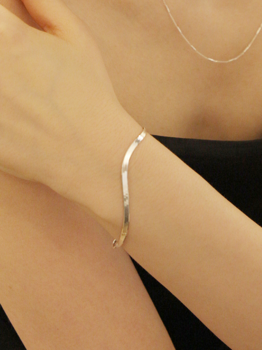 [Silver925] TN051 Sleek curved line simple bracelet