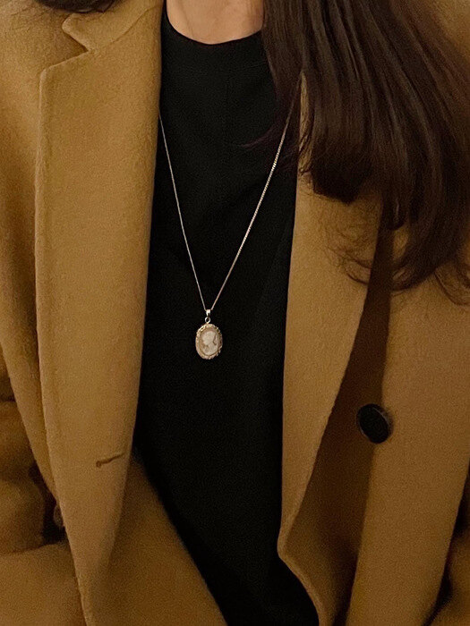 Vintage Mood Cameo Long Necklace 카메오 롱 목걸이