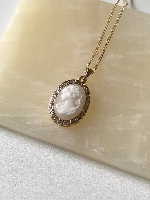 Vintage Mood Cameo Long Necklace 카메오 롱 목걸이