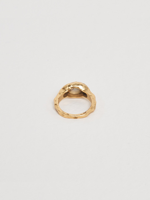 ANTIQUE CRYSTAL RING IN GOLD